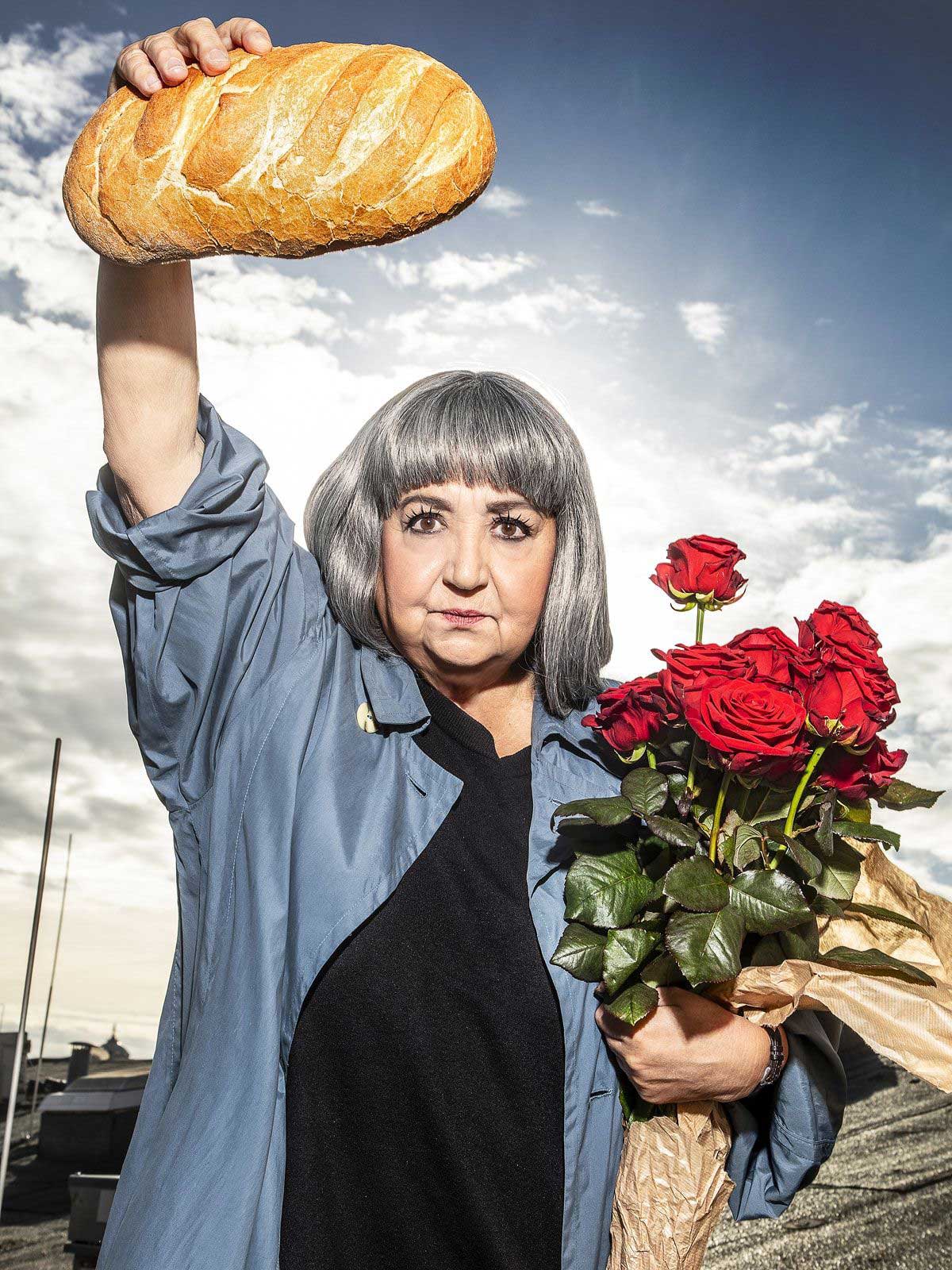 "Die Optimistinnen" in der Regie von Emel Aydoğdu am Gorki Theater in Berlin © Esra Rotthoff - 0 "Die Optimistinnen" in der Regie von Emel Aydoğdu am Gorki Theater in Berlin © Esra Rotthoff - 0